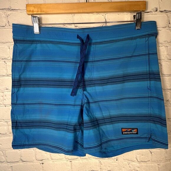 Patagonia Stretch Wavefarer Volley Shorts 16" Mens Medium Blue Striped Board - Picture 1 of 9